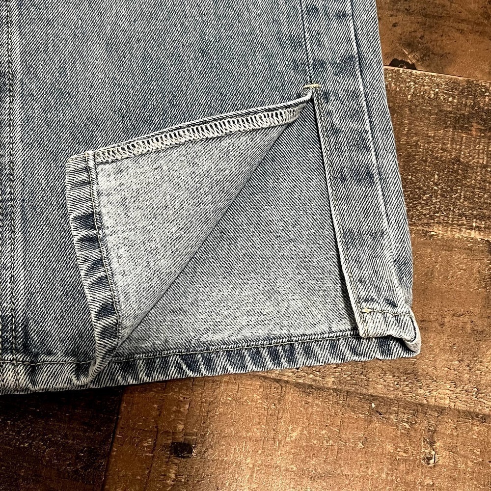 REDIAL by Pretty Little Thing Light Wash Split Hem Jeans - Picture 7 of 11